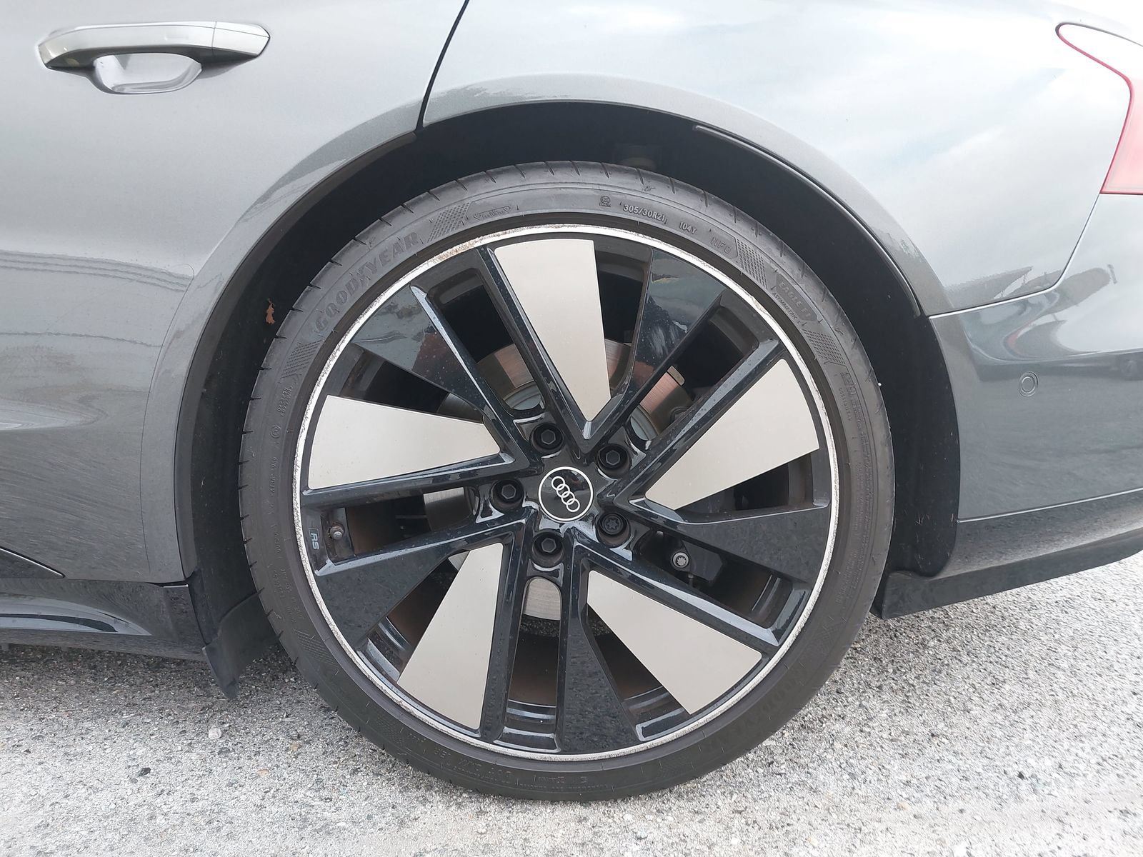 Used 2023 Audi e-tron GT Prestige w/ Prestige Package AWD/4WD image 7