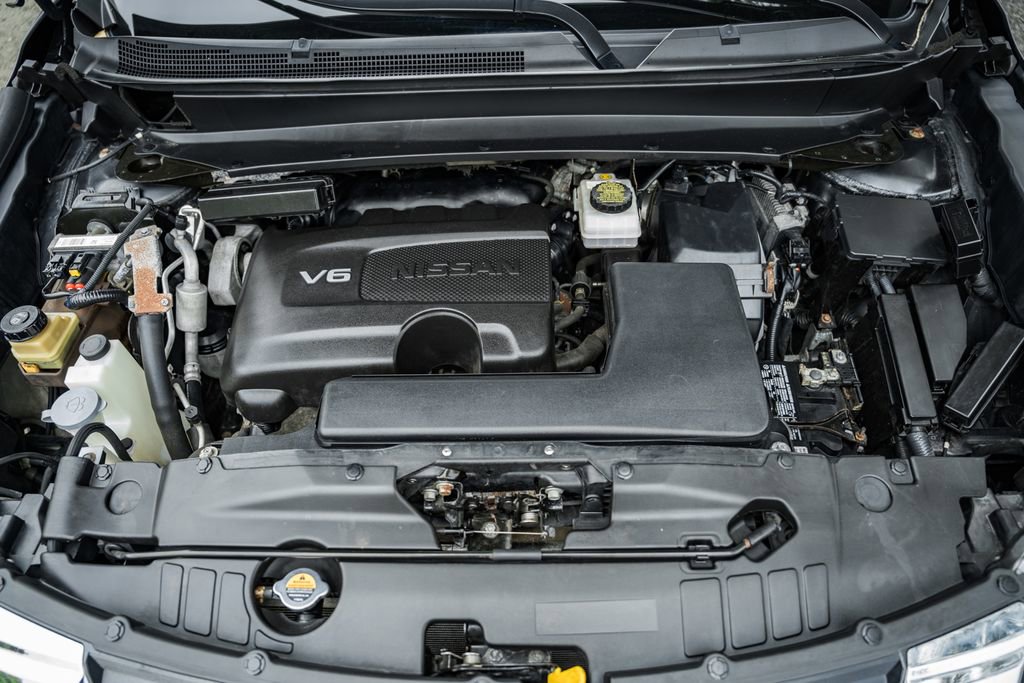 Used 2020 Nissan Pathfinder SV image 15