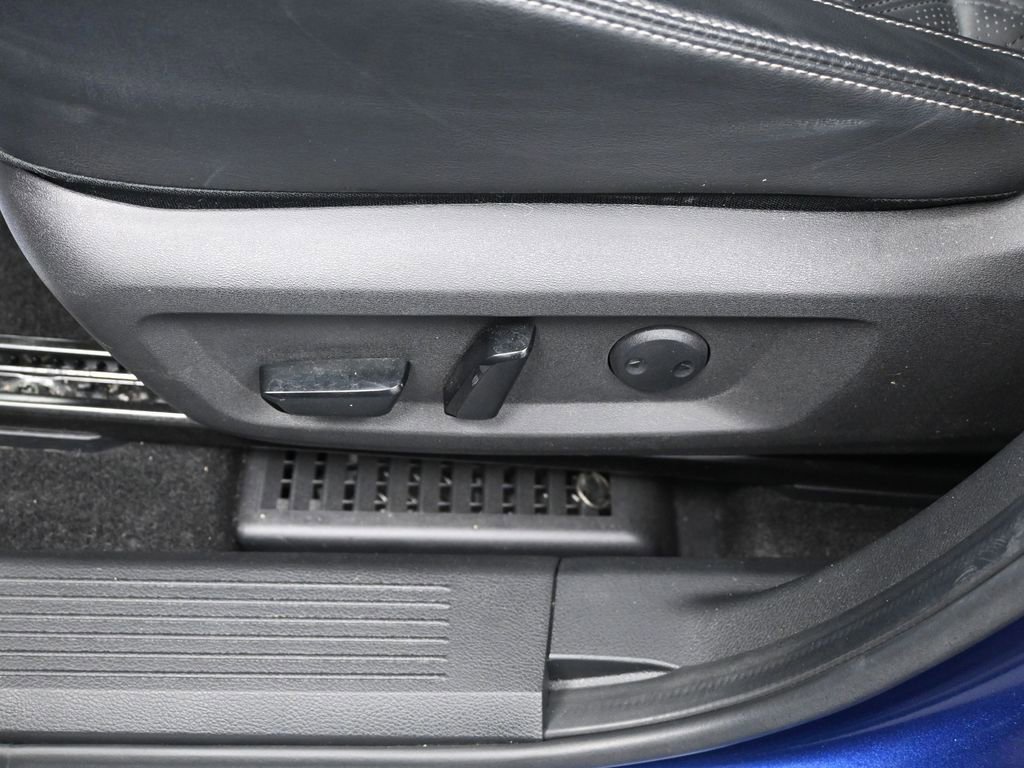Used 2021 Nissan Rogue Platinum image 12