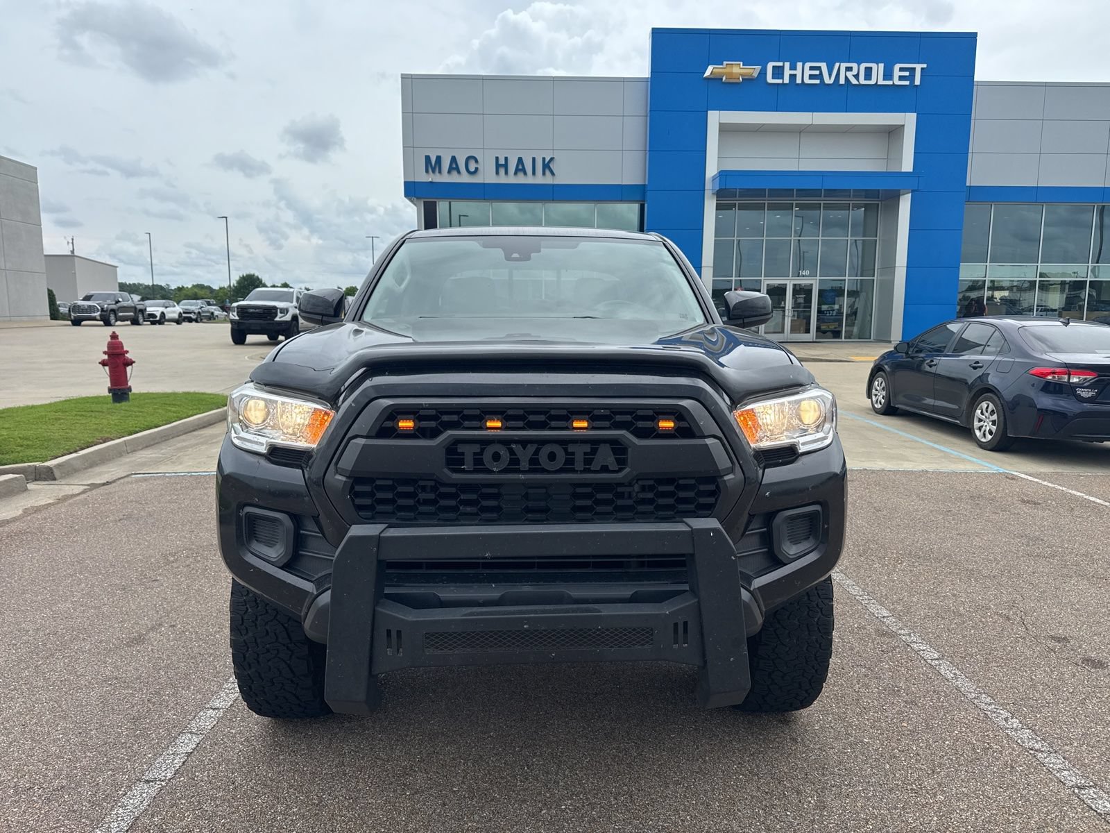 Used 2020 Toyota Tacoma SR w/ SR Convenience Package RWD image 2