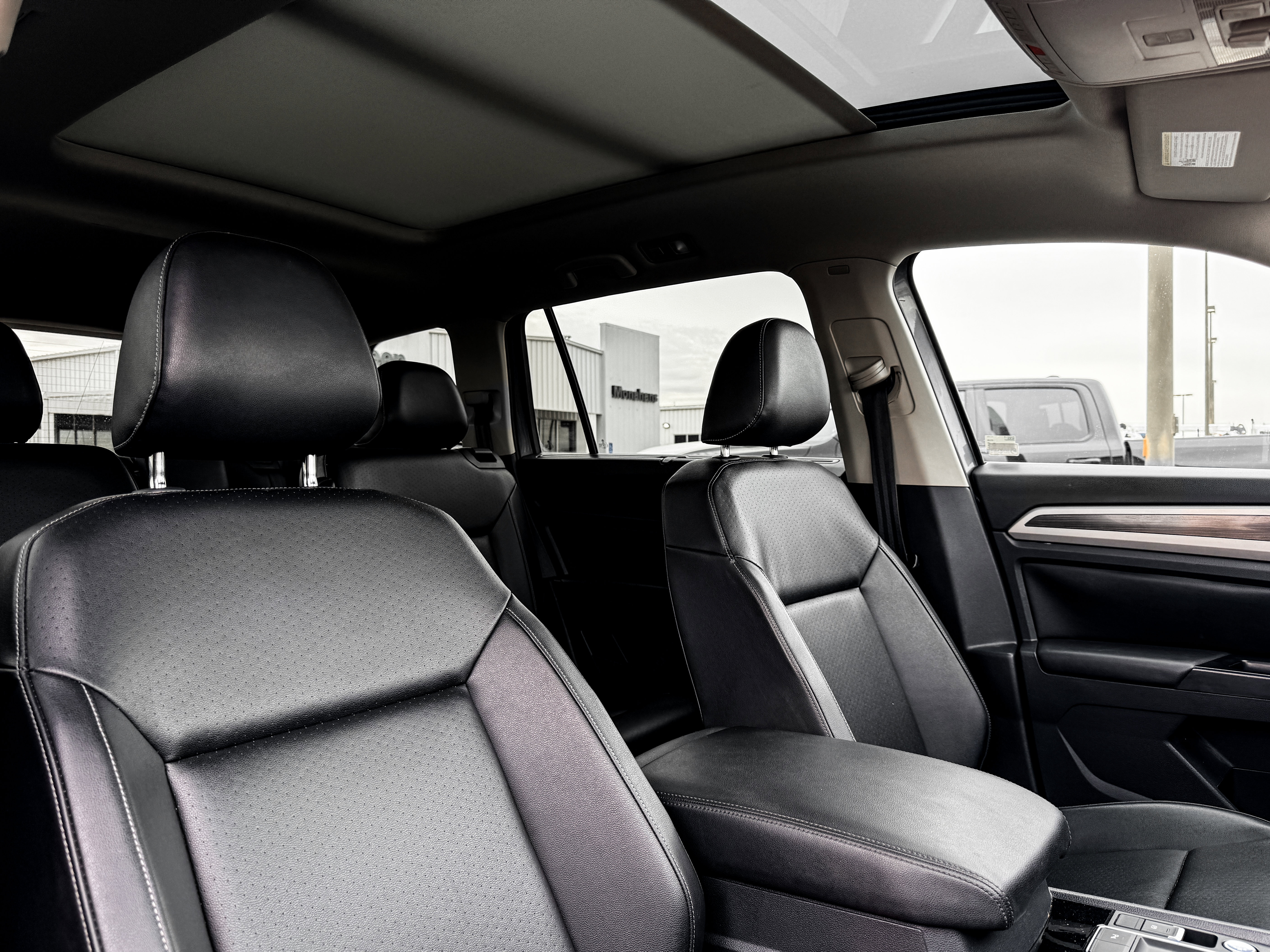 Used 2019 Volkswagen Atlas SEL R-Line image 10