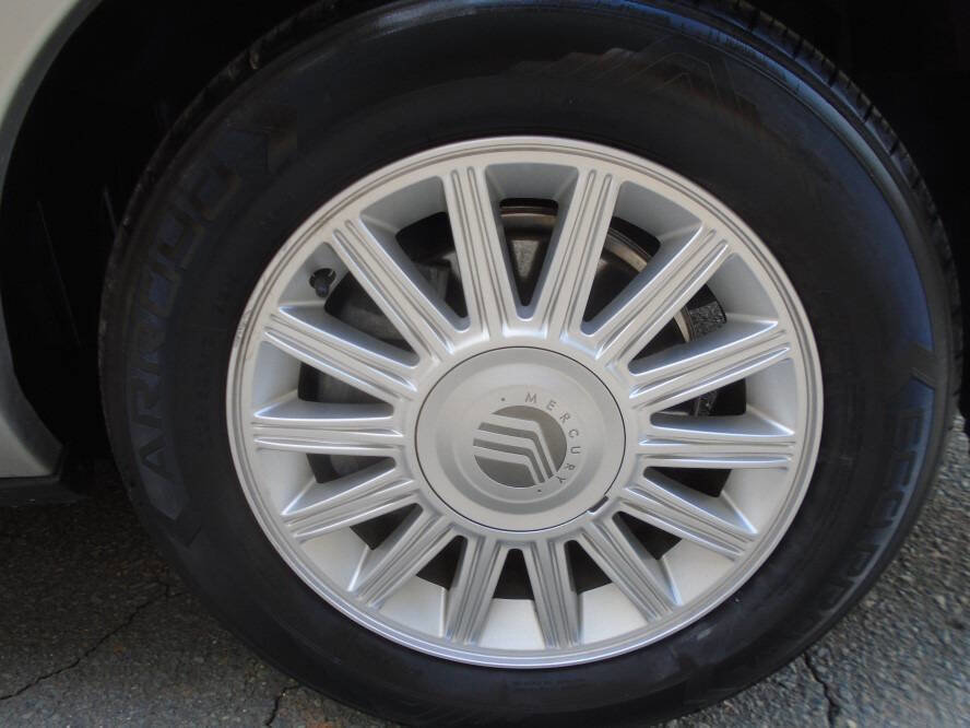 Used 2010 Mercury Grand Marquis LS image 31