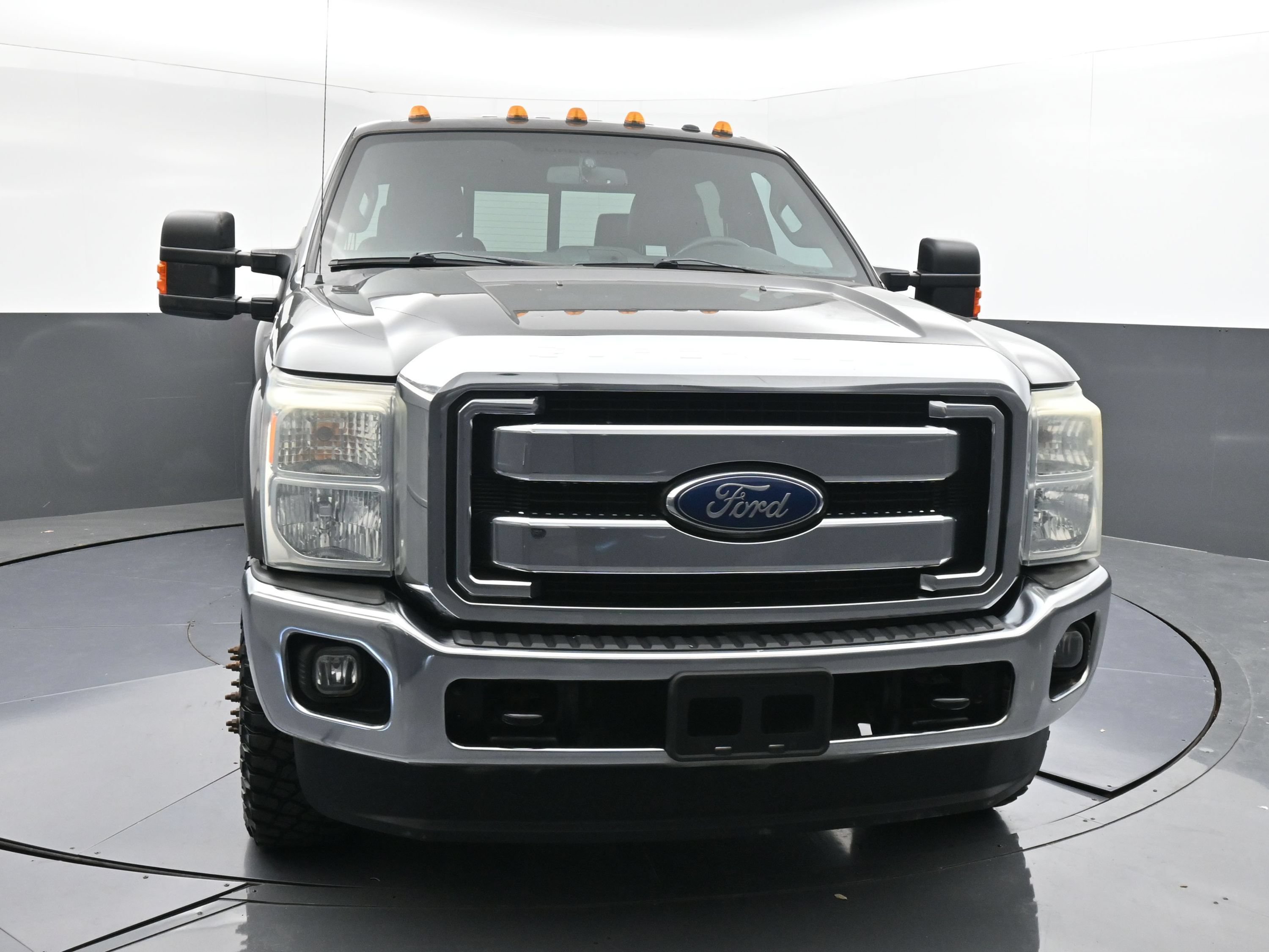Used 2015 Ford F350 Lariat w/ Lariat Interior Package AWD/4WD image 2