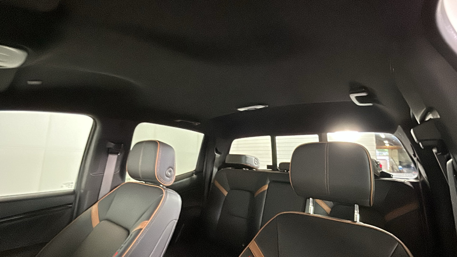 Used 2024 GMC Canyon AT4 w/ AT4 Premium Package AWD/4WD image 15
