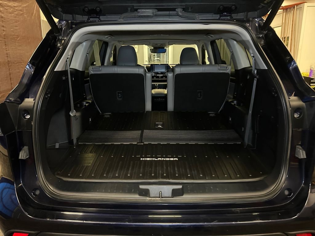 Used 2022 Toyota Highlander XLE image 20