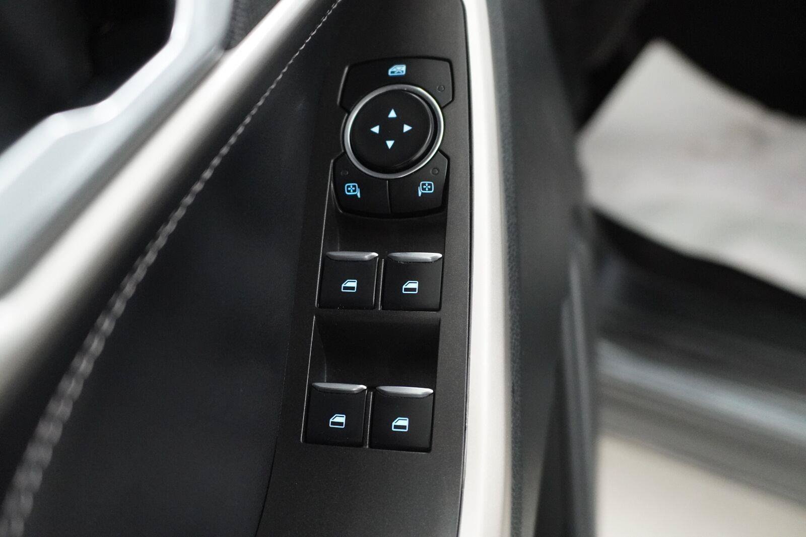 Used 2023 Ford Explorer XLT RWD image 23