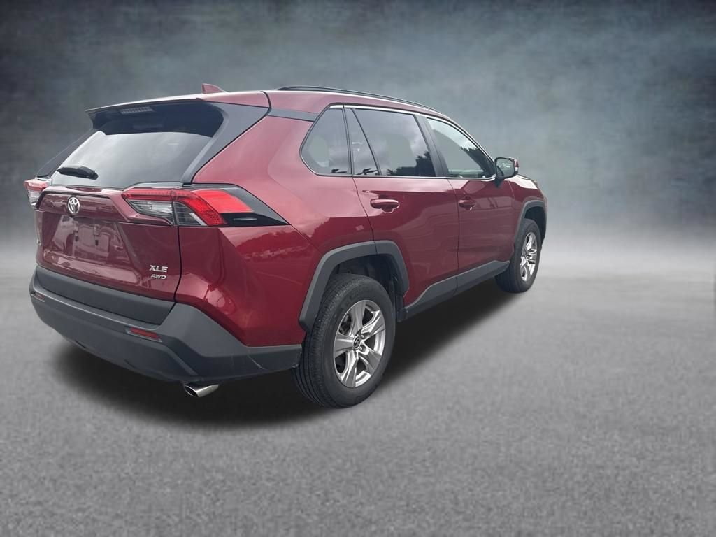 Used 2025 Toyota RAV4 XLE AWD/4WD image 5