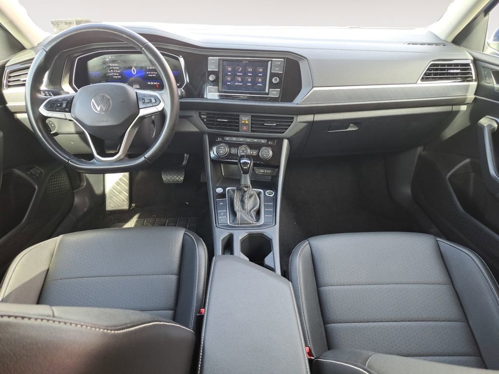 Used 2024 Volkswagen Jetta SE image 10