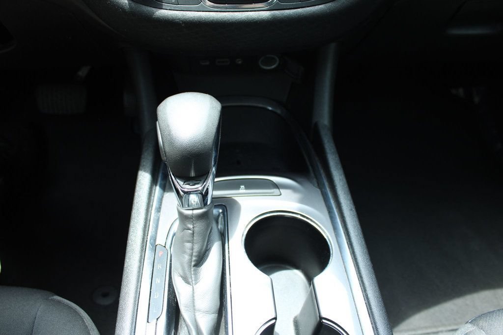 Used 2021 Chevrolet Malibu LT FWD image 21