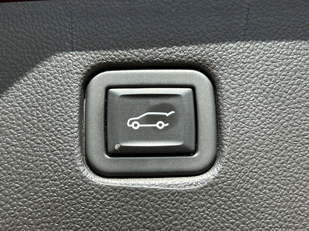 Used 2023 Chevrolet Blazer RS w/ Driver Confidence II Package image 27