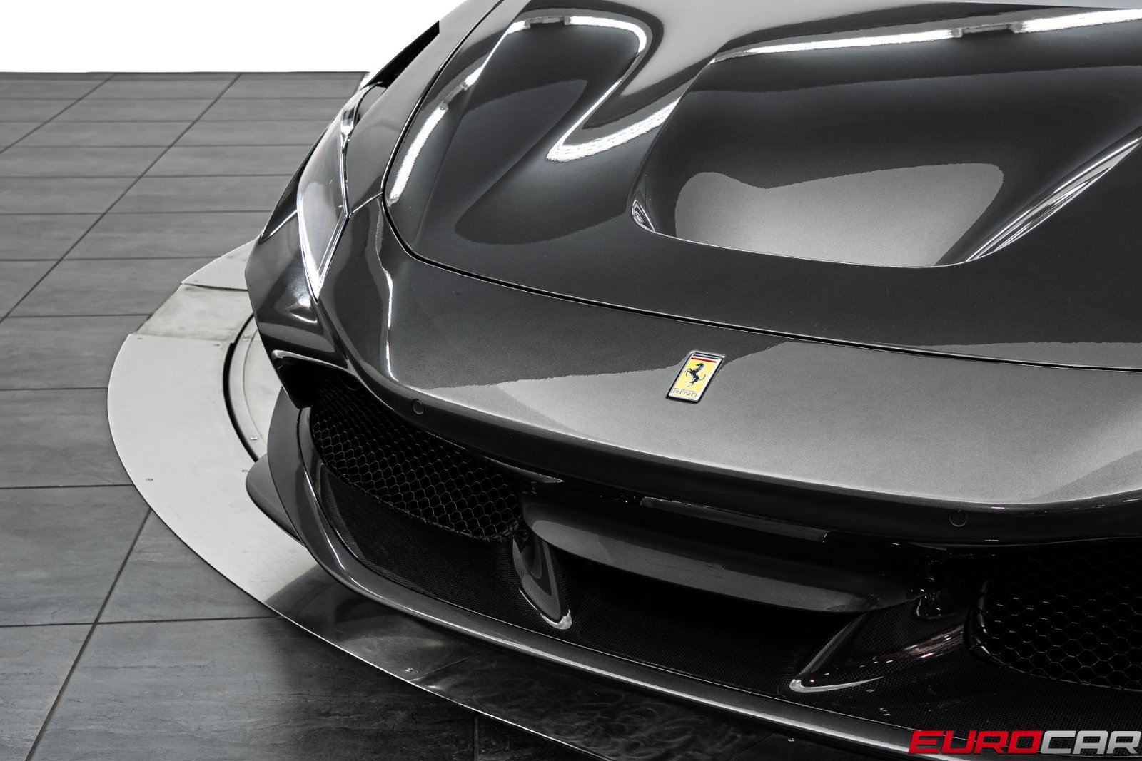 Used 2020 Ferrari F8 Tributo RWD image 13