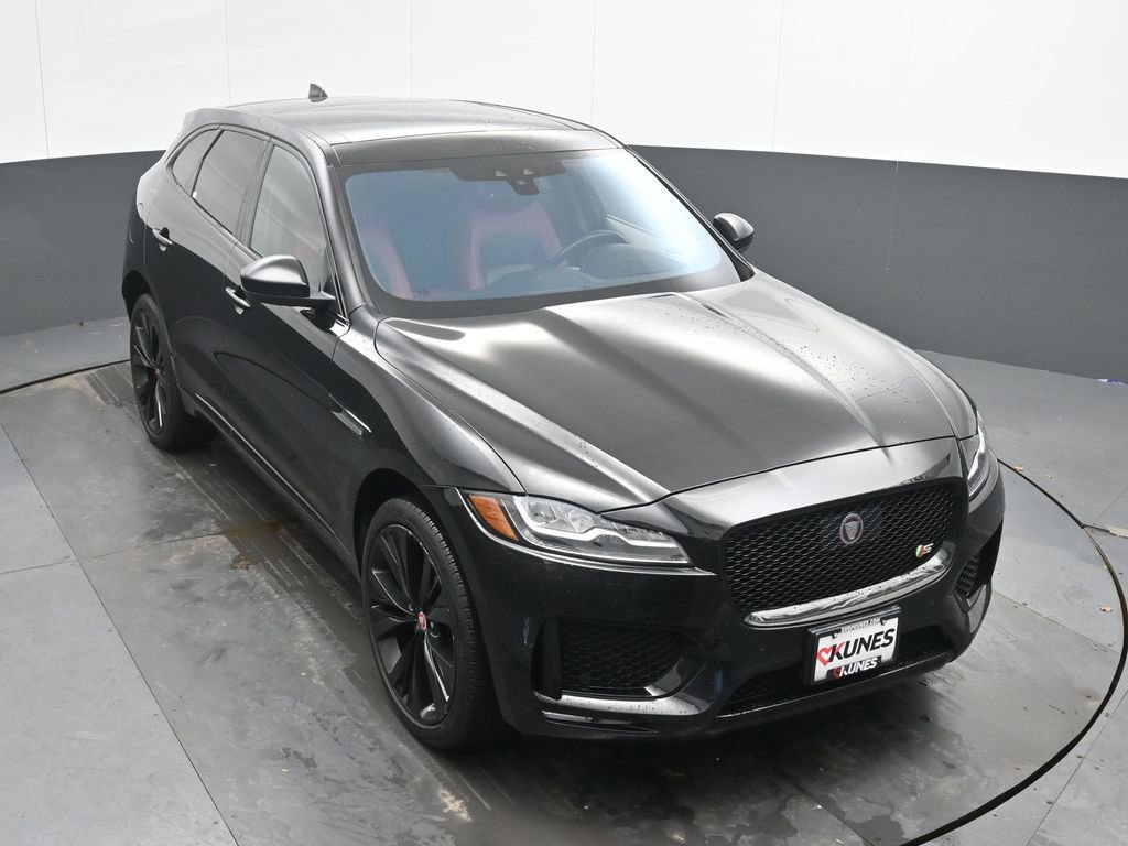 Used 2020 Jaguar F-PACE S image 32