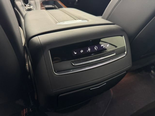 Used 2022 Cadillac Escalade Premium Luxury image 35