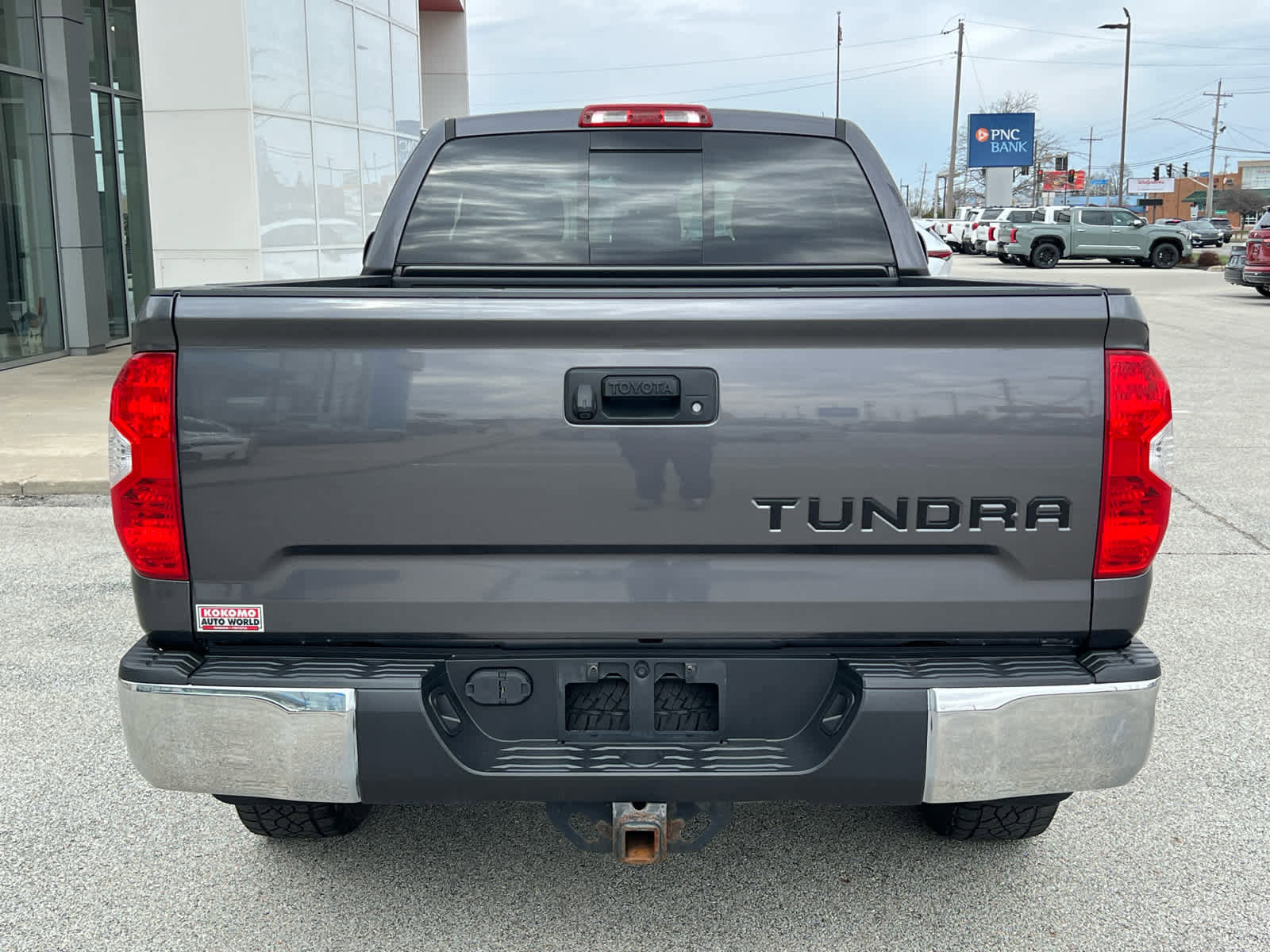 Used 2019 Toyota Tundra SR5 w/ TRD Off Road Package image 12