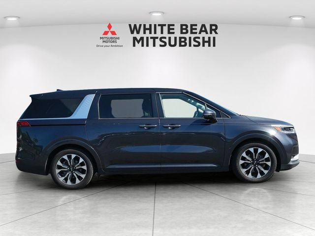 Used 2024 Kia Carnival EX FWD image 6