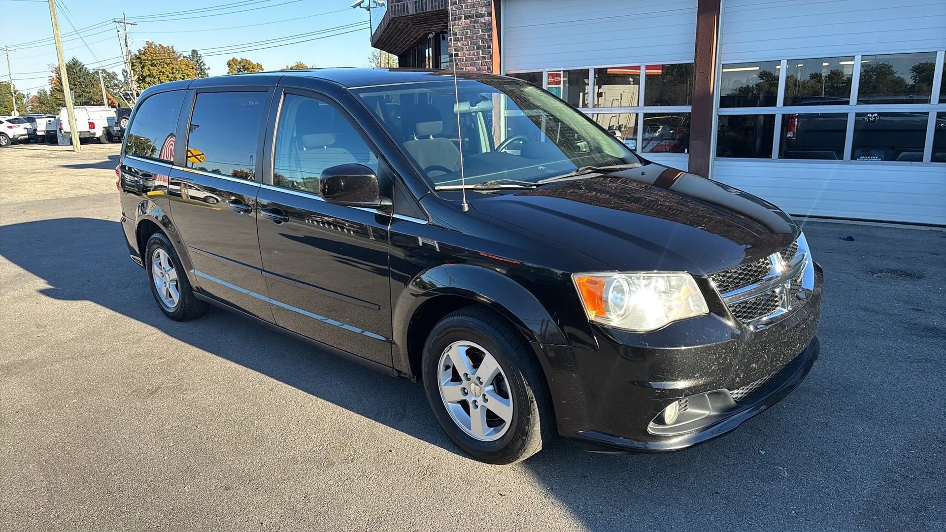 Used 2012 Dodge Grand Caravan Crew FWD image 20