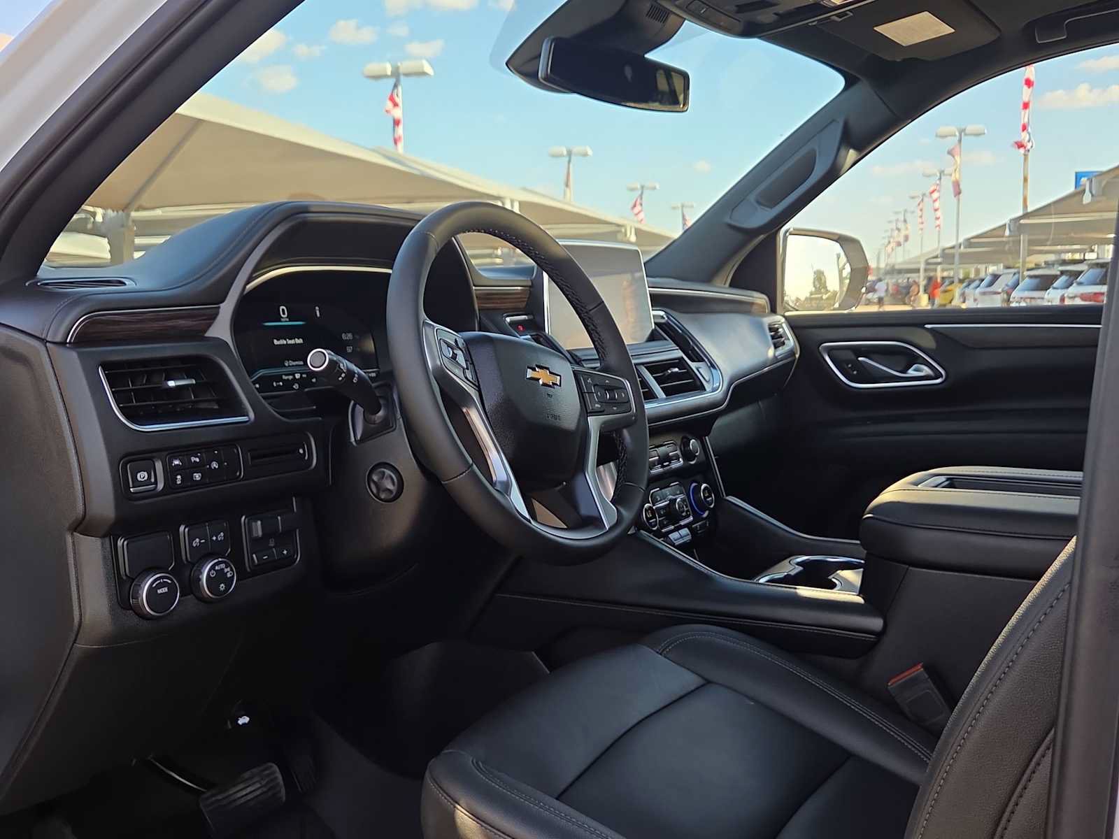 Used 2024 Chevrolet Tahoe LT w/ Luxury Package RWD image 10