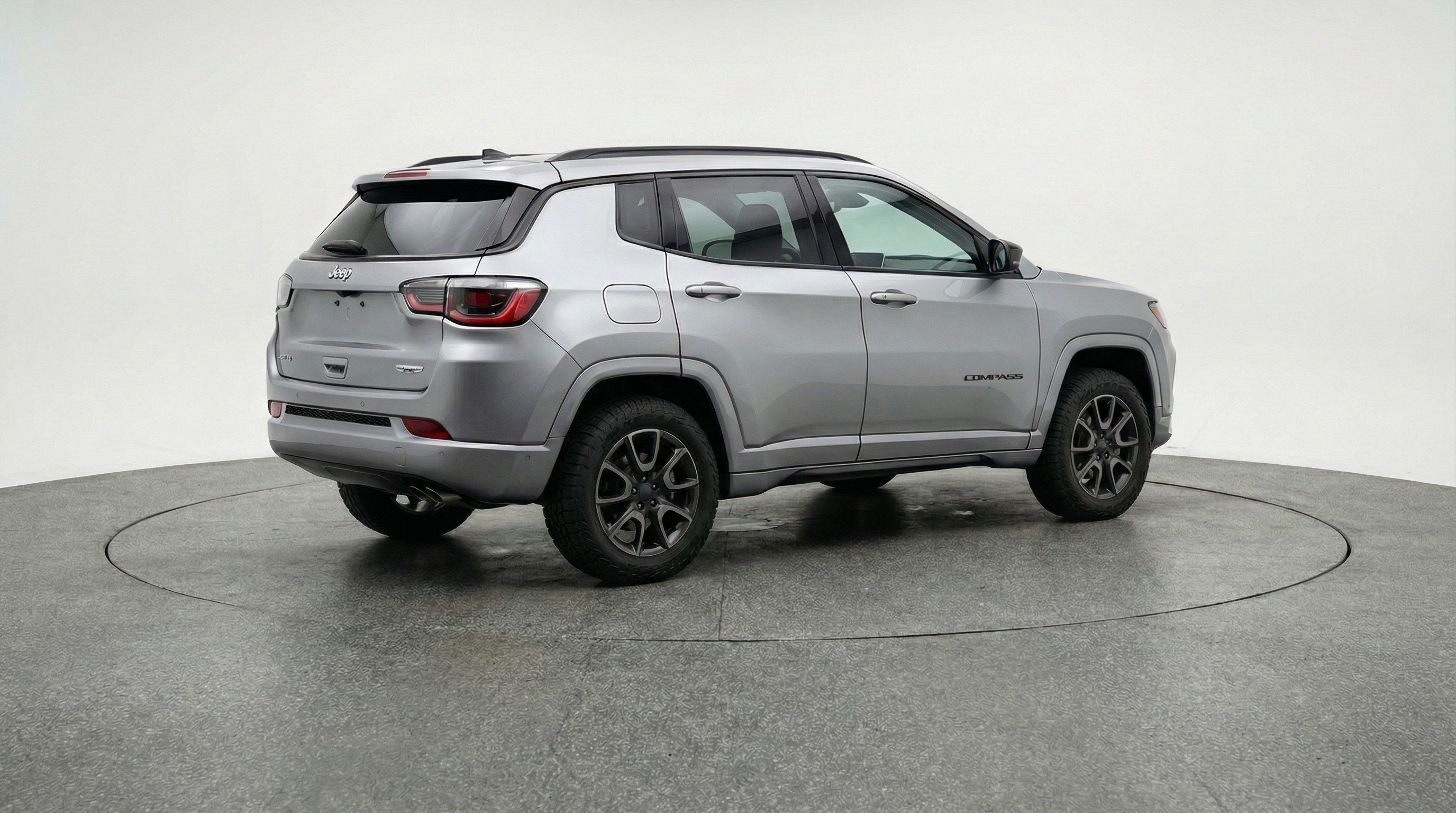 Used 2025 Jeep Compass Trailhawk AWD/4WD image 9