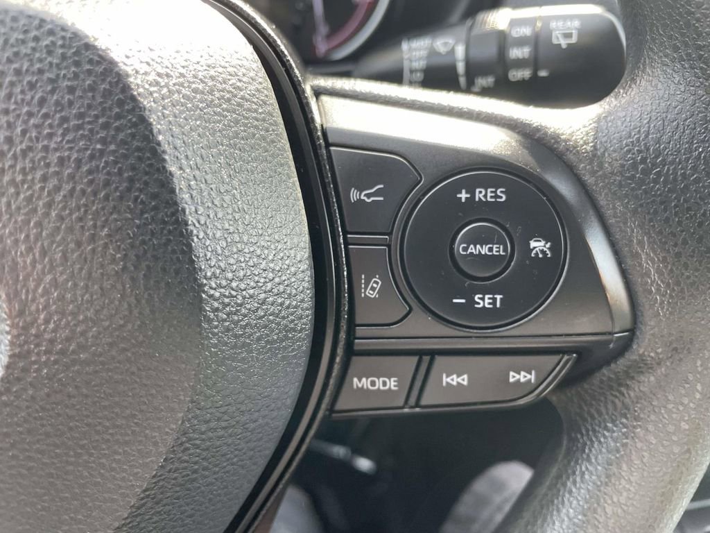 Used 2024 Toyota RAV4 XLE image 32