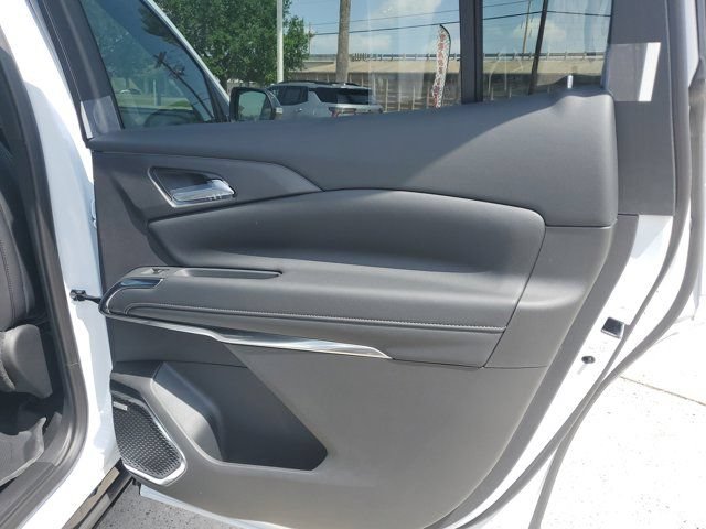 New 2026 Chevrolet Traverse High Country w/ LPO, Floor Liner Package FWD image 10