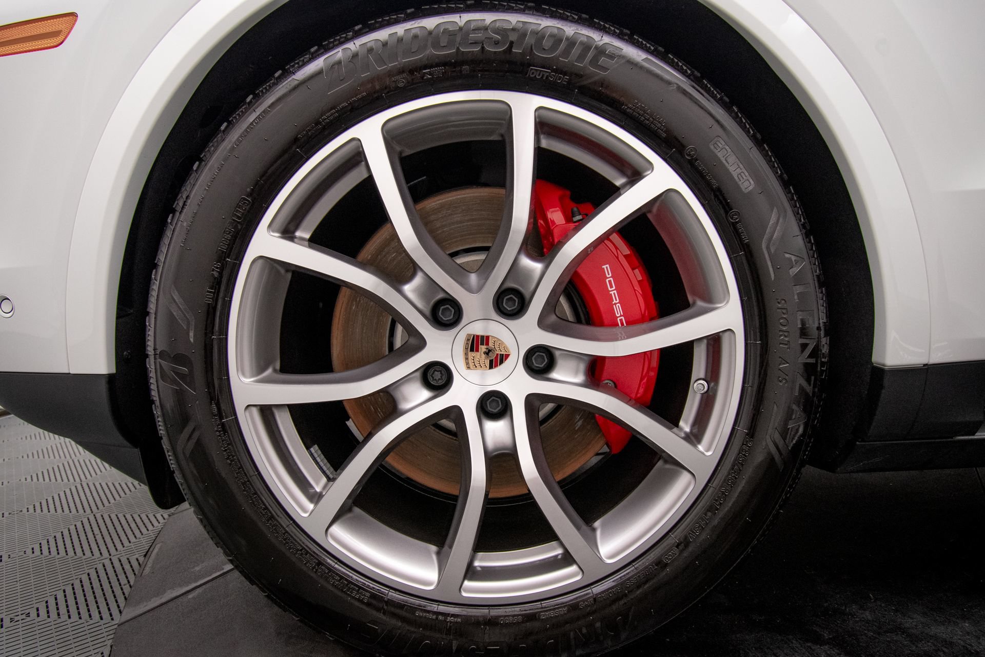 Used 2025 Porsche Cayenne S AWD/4WD image 29