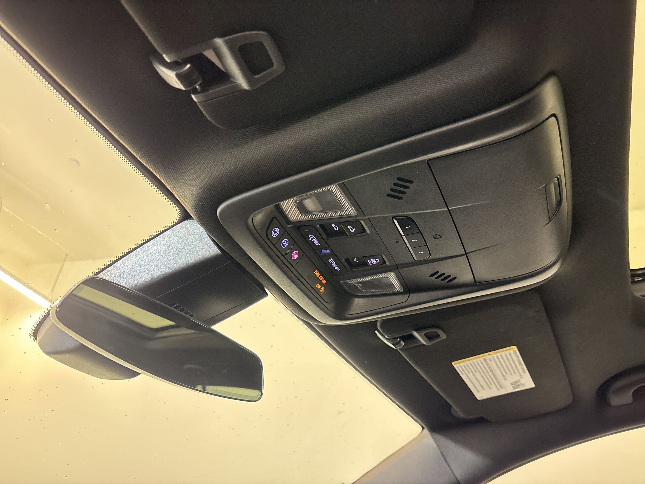 Used 2022 Cadillac XT6 Luxury w/ LPO, Floor Liner Package AWD/4WD image 17