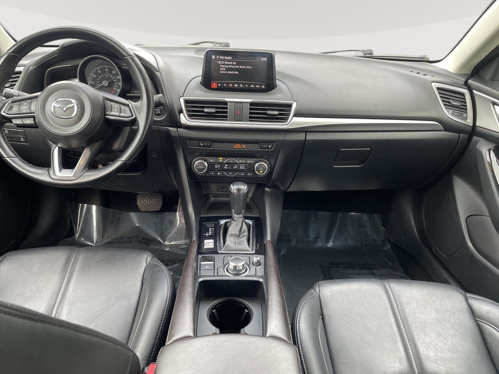 Used 2018 MAZDA MAZDA3 Touring image 16