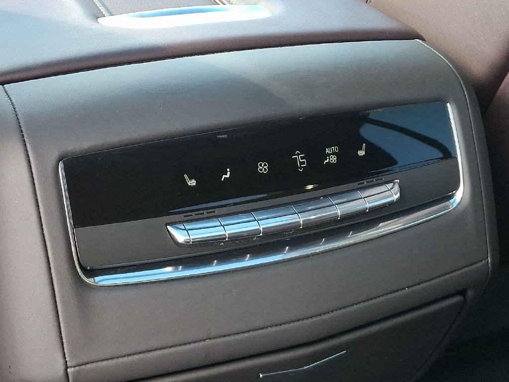 Certified 2022 Cadillac Escalade Sport Platinum w/ LPO, ONYX Package AWD/4WD image 12