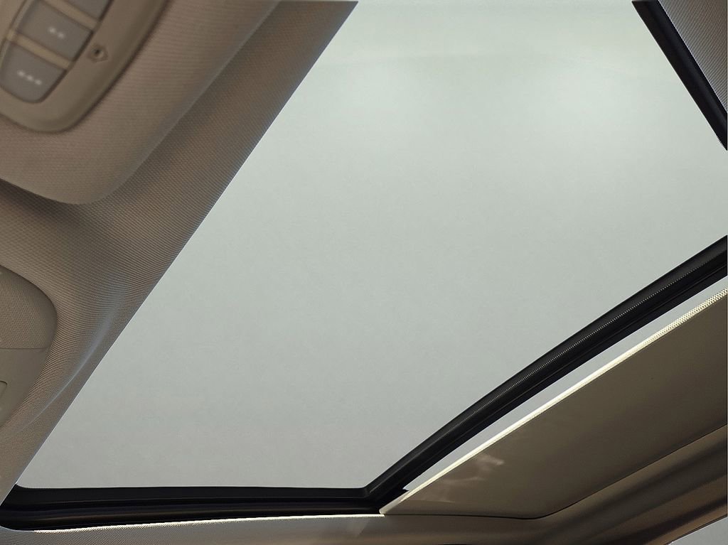 Used 2022 Jeep Compass Latitude w/ Sun and Sound Group image 30