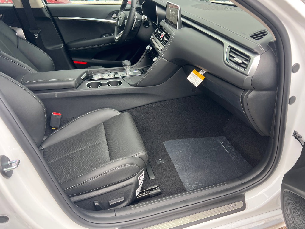 Used 2026 Genesis G70 2.5T RWD image 13