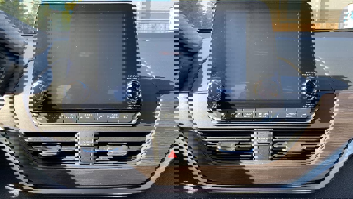 Used 2024 Nissan Altima 2.5 SV image 13