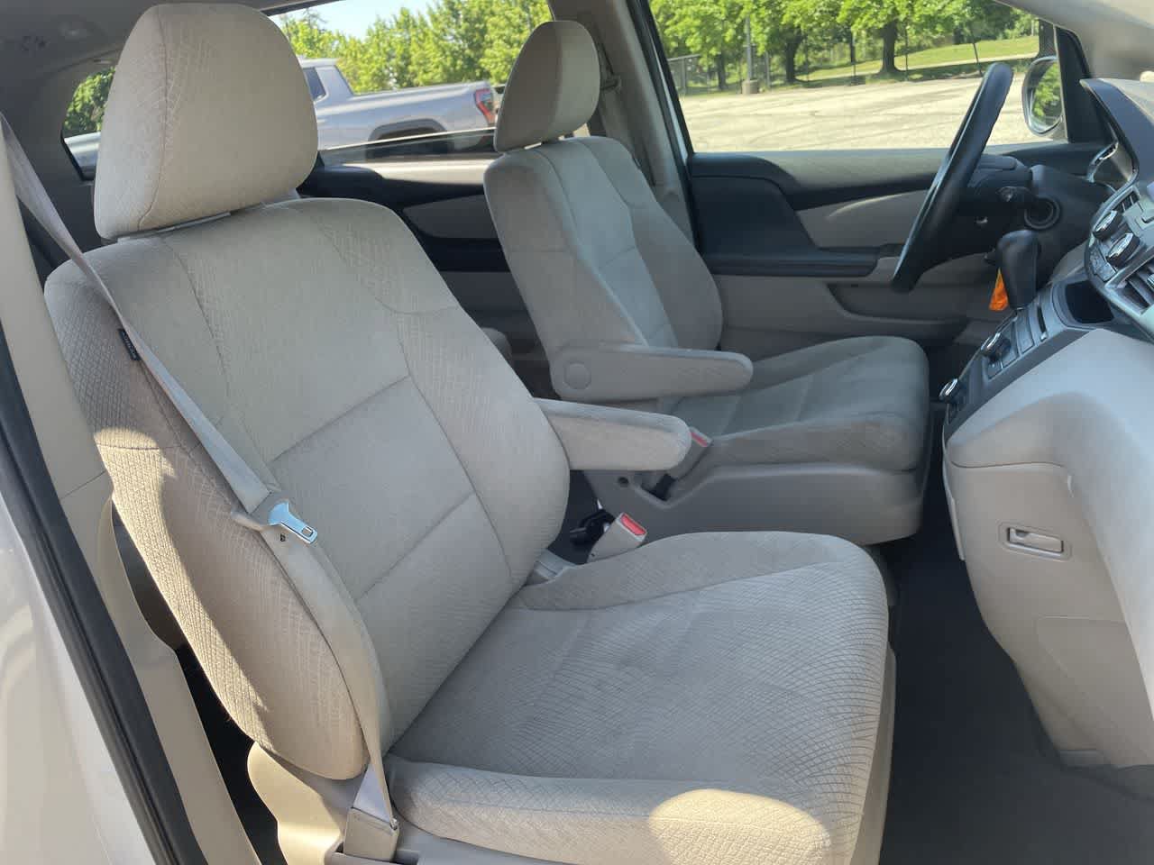 Used 2016 Honda Odyssey LX image 14