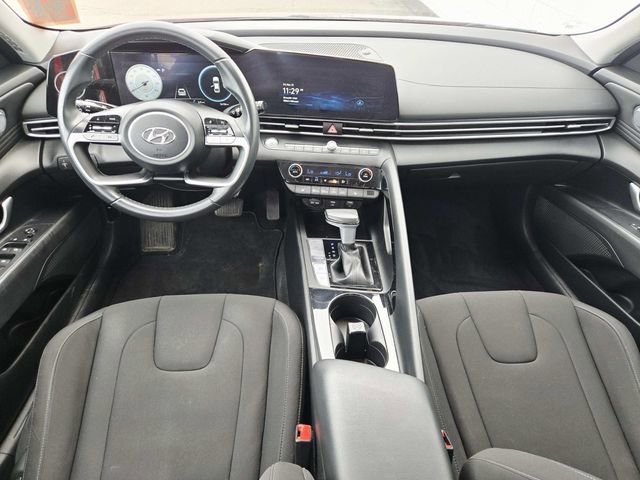 Used 2023 Hyundai Elantra SEL w/ Convenience Package image 6