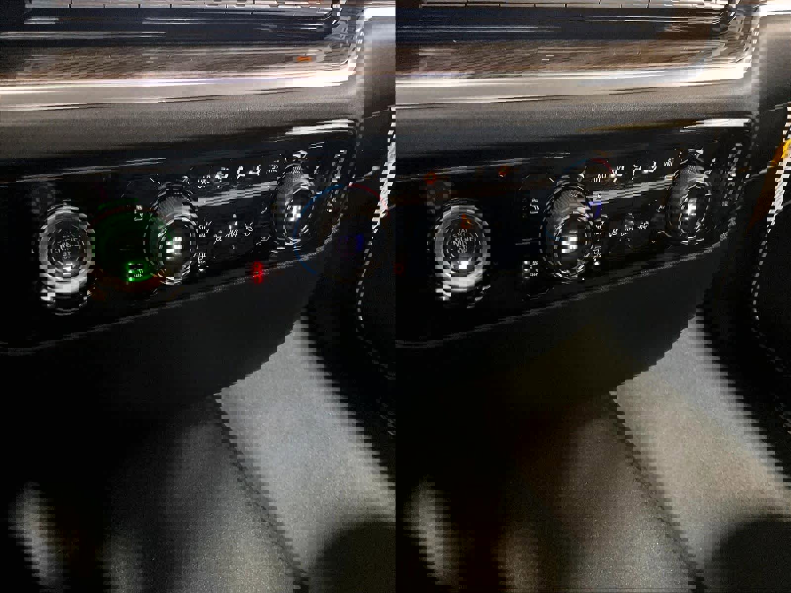 Used 2022 Chevrolet Silverado 1500 LT AWD/4WD image 25