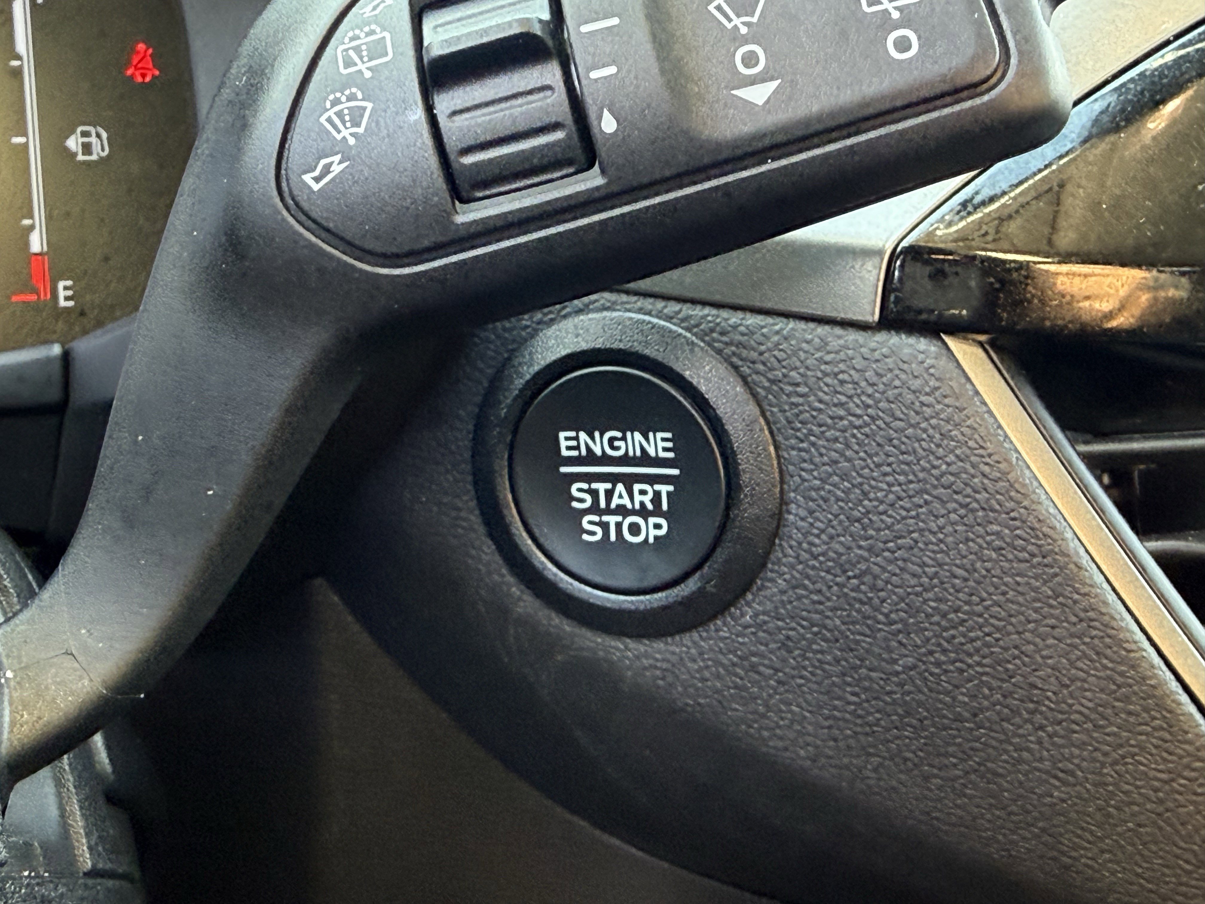 Used 2025 Ford Escape Active image 26