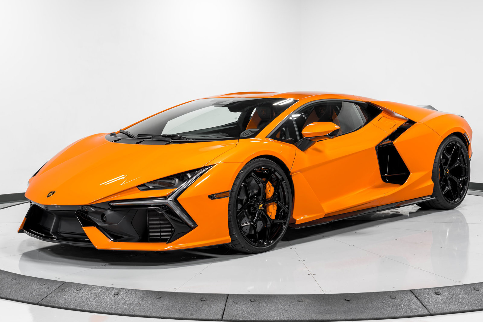 Used 2025 Lamborghini Revuelto AWD/4WD image 7