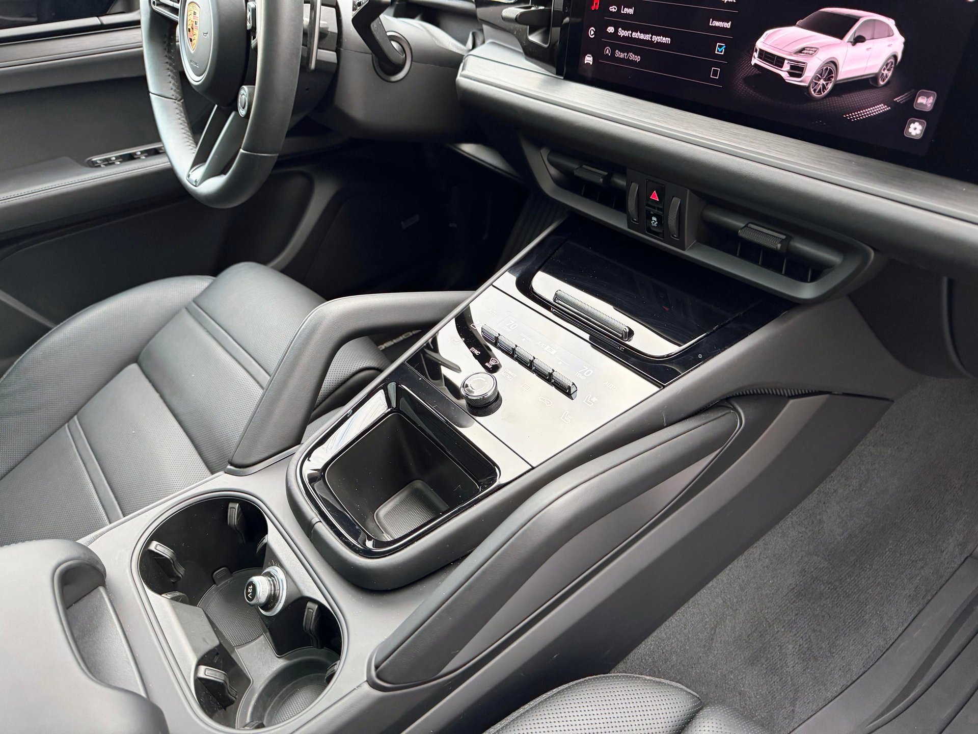 Used 2025 Porsche Cayenne GTS image 21