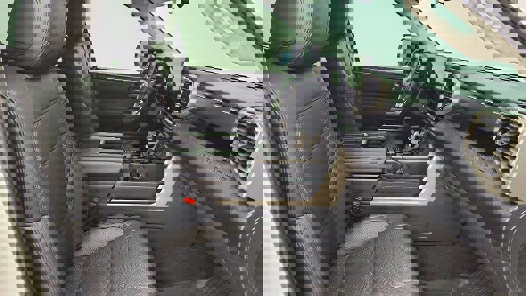 Used 2022 Toyota Tundra SR5 w/ SR5 Premium Package image 33