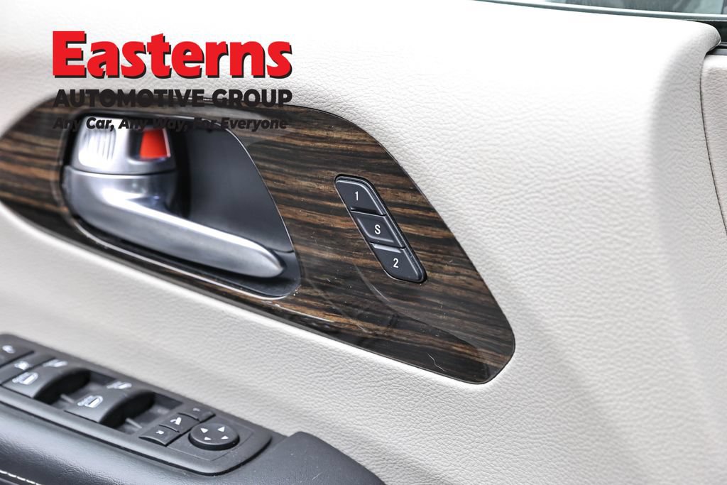 Used 2023 Chrysler Pacifica Limited FWD image 21