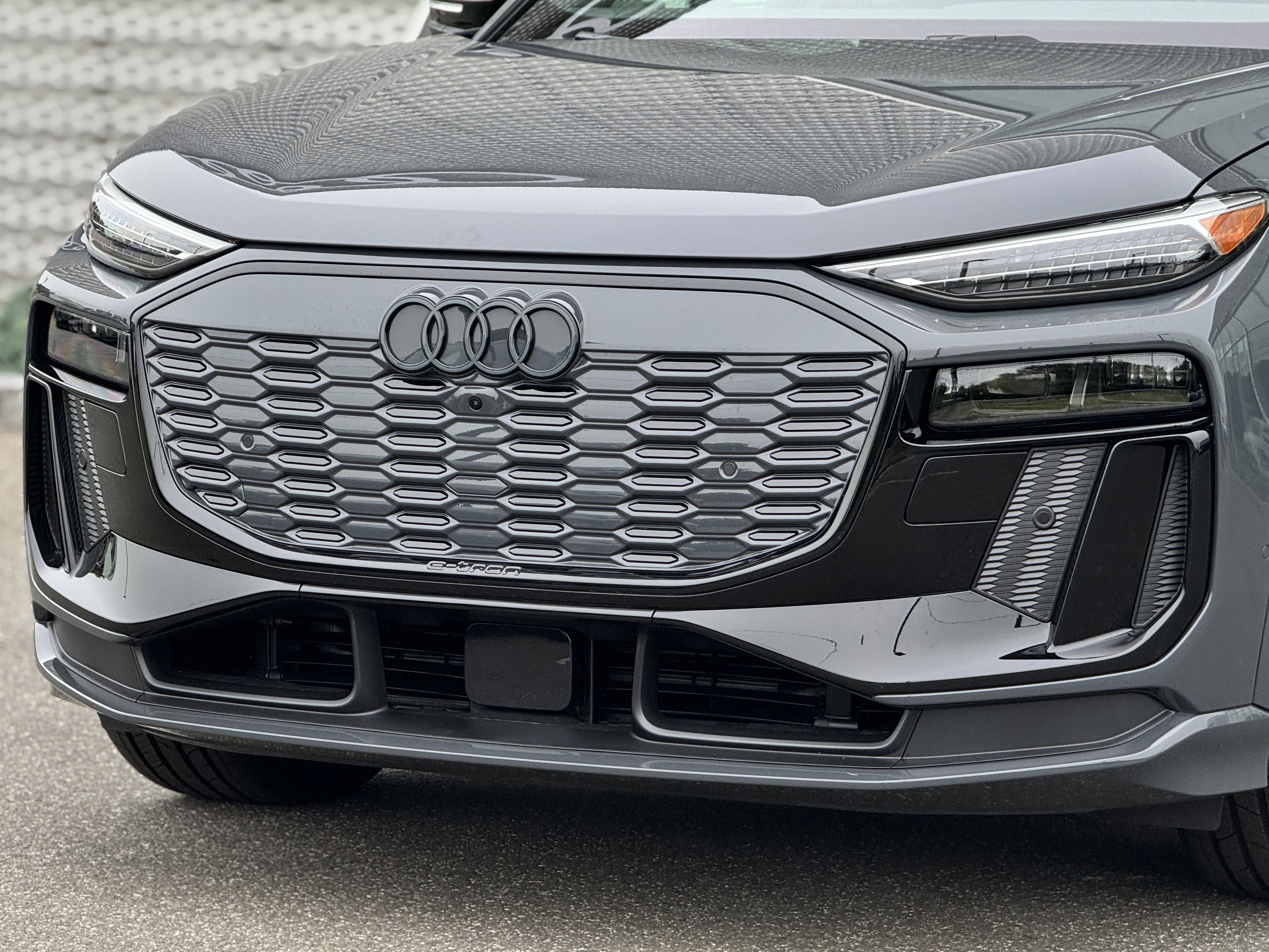 New 2025 Audi SQ6 e-tron Premium Plus image 7