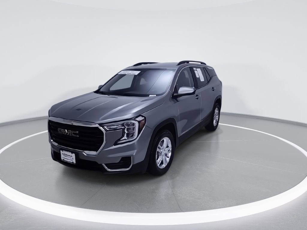 Used 2023 GMC Terrain SLE w/ Driver Convenience Package FWD image 4