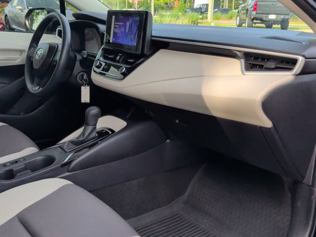 Used 2025 Toyota Corolla LE FWD image 30