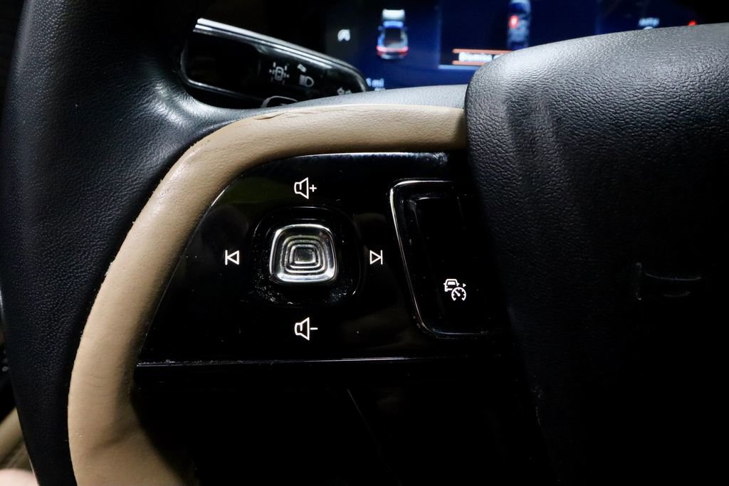 Used 2023 Lincoln Corsair Reserve image 28