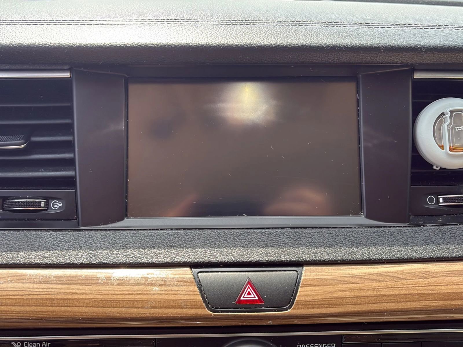 Used 2017 Kia Cadenza Premium FWD image 24