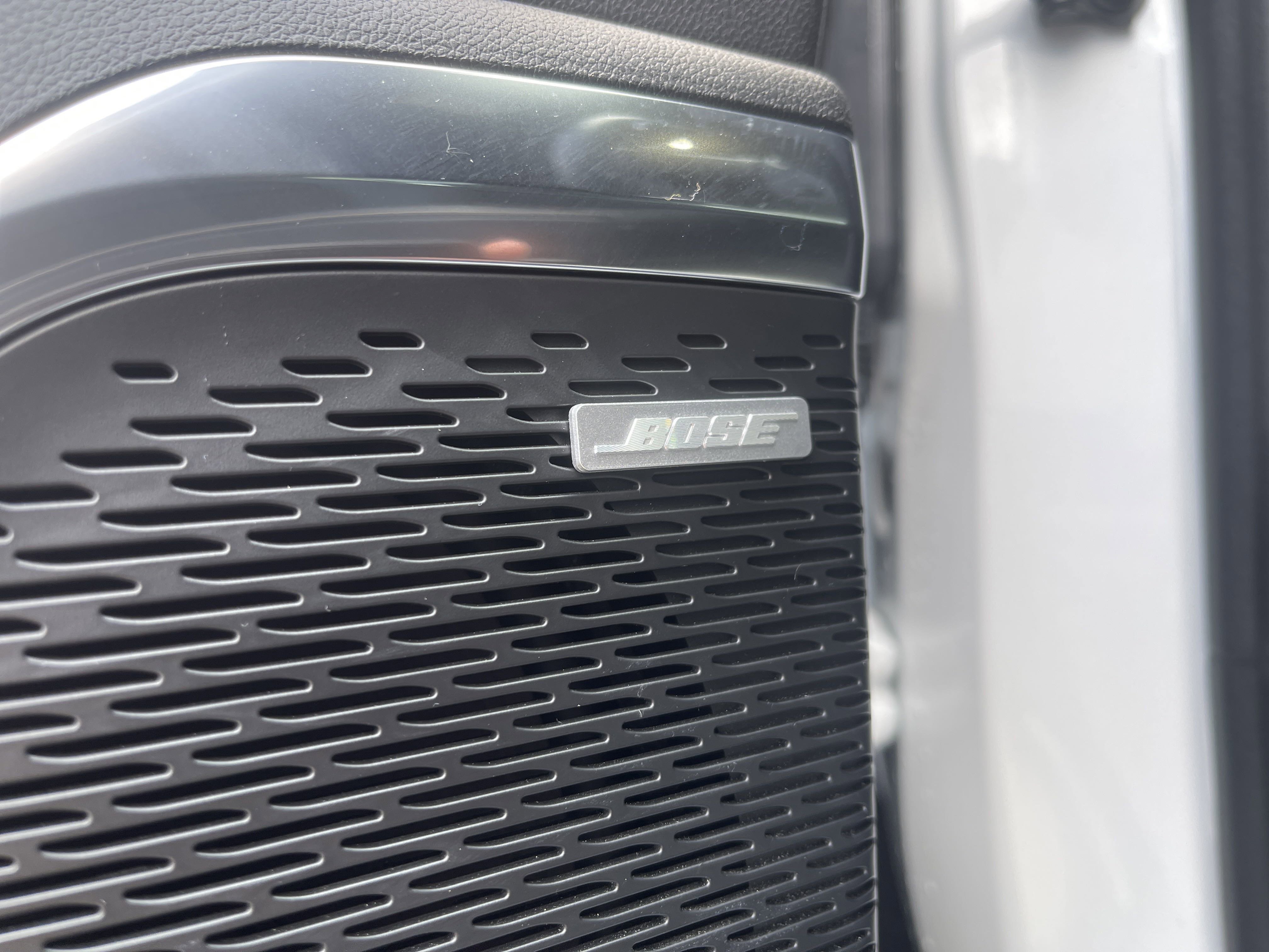 Used 2024 Chevrolet Traverse RS image 17