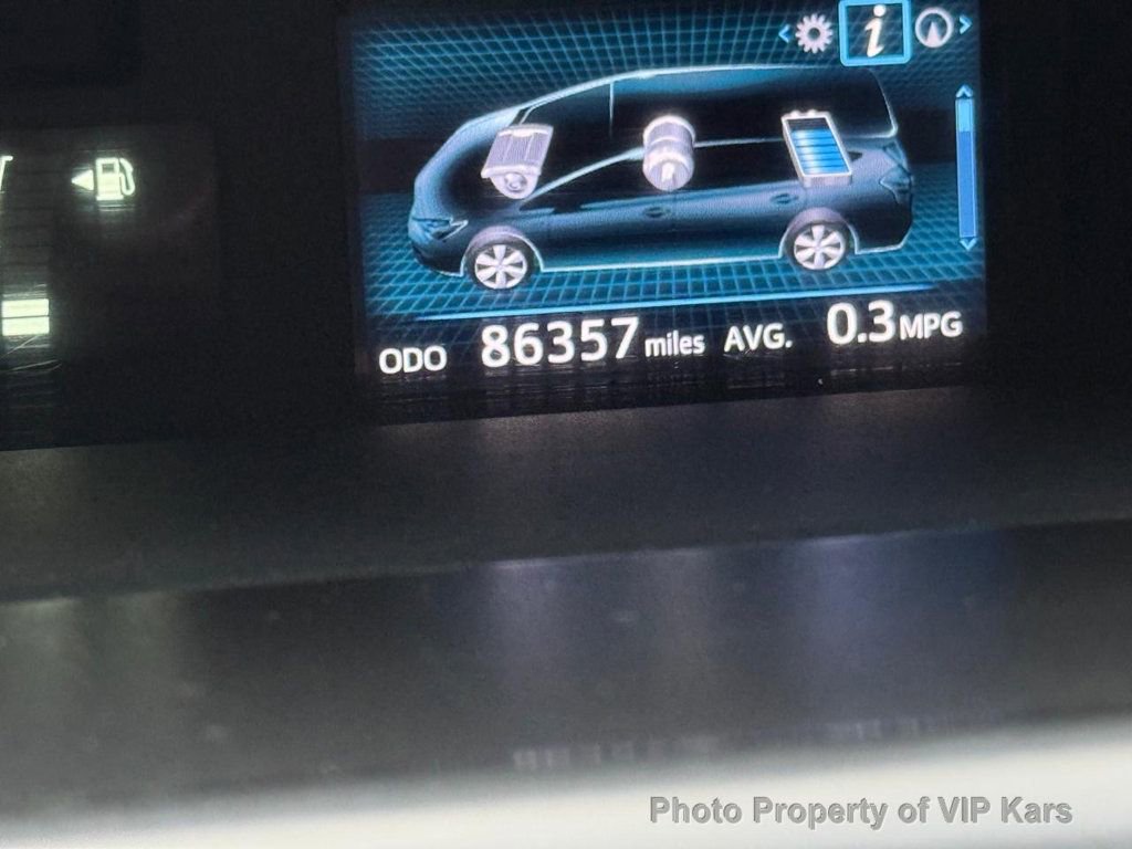 Used 2015 Toyota Prius V Five FWD image 17