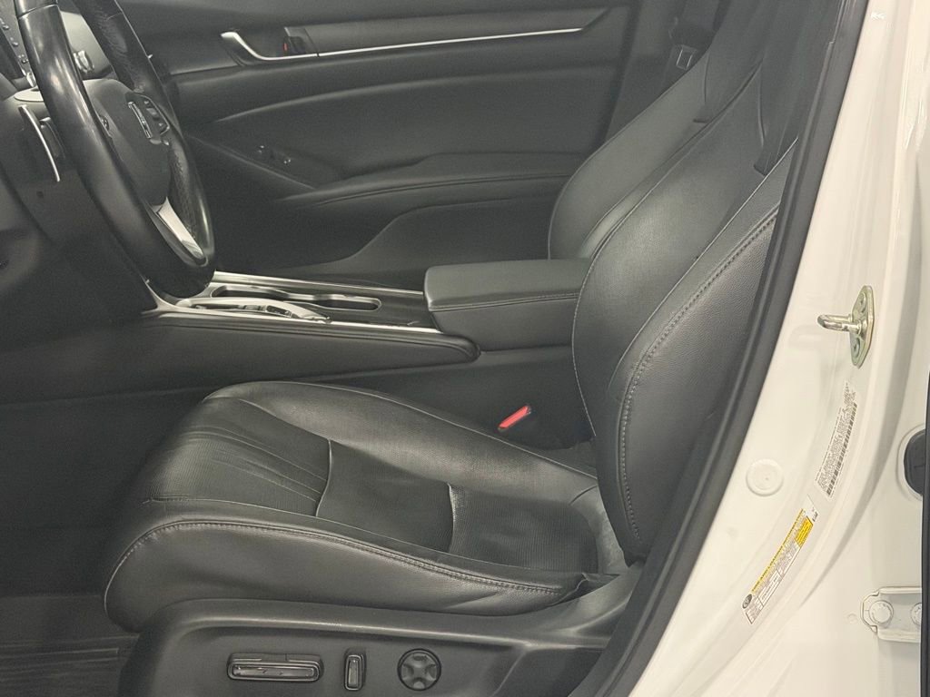 Used 2019 Honda Accord Touring image 13