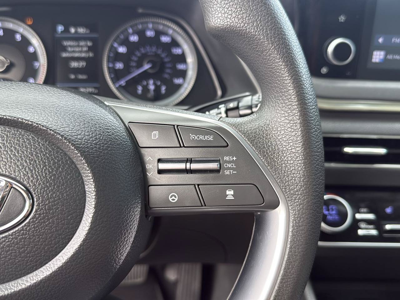 Used 2022 Hyundai Sonata SEL w/ Preferred Accessory Package FWD image 18