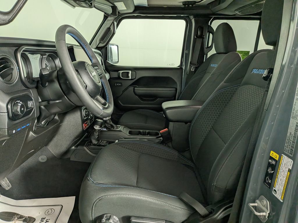 Certified 2025 Jeep Wrangler Unlimited Rubicon 4xe w/ Safety Group image 18
