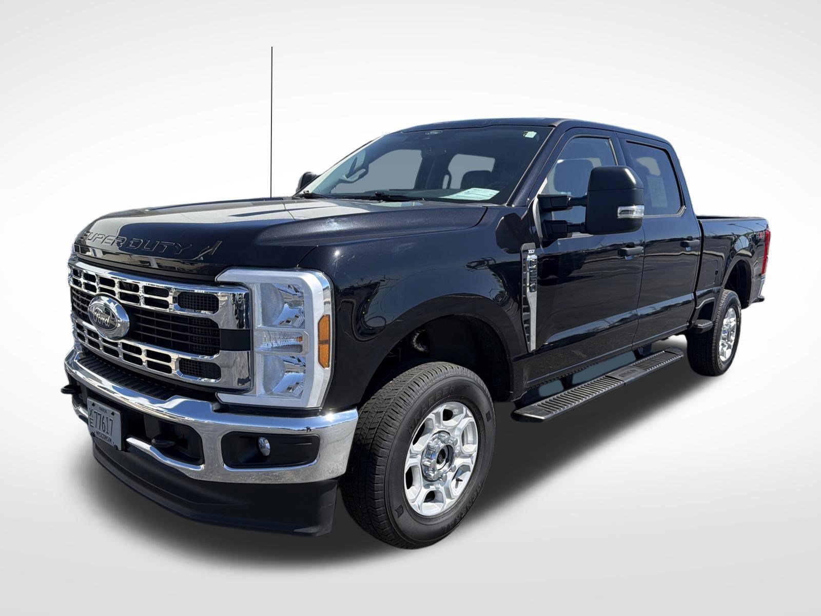 Certified 2025 Ford F250 XLT AWD/4WD image 2